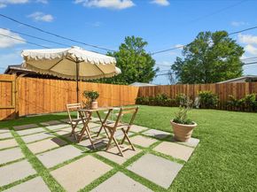 419 Yale Oaks Lane, Houston TX 77091
