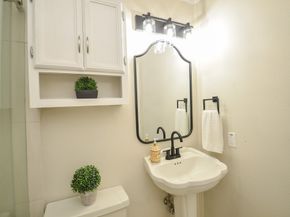 11636 Village Place Drive 321, Houston TX 77077