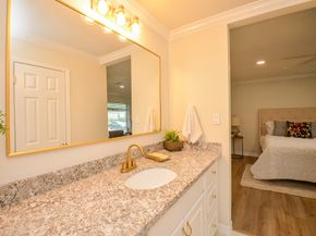 11636 Village Place Drive 321, Houston TX 77077