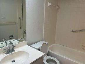 13190 Trail Hollow Drive 3190, Houston TX 77079