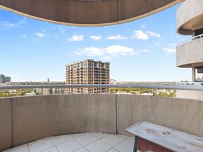 5000 Montrose Boulevard 16B, Houston TX 77006