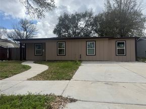 7422 Thurow Street, Houston TX 77087