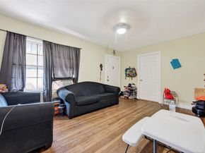 7355 Iwo Jima Road, Houston TX 77033