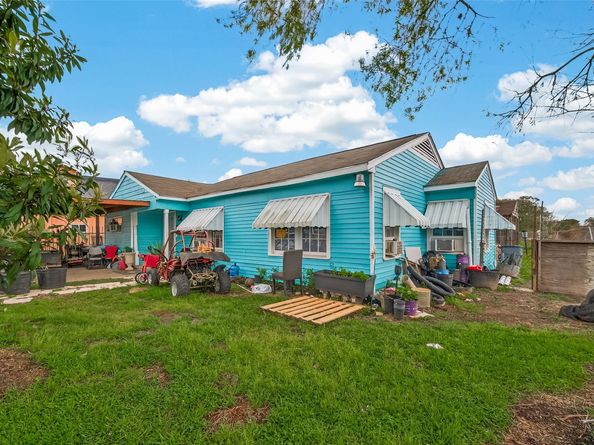 7355 Iwo Jima Road, Houston TX 77033