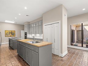 15600 Barkers Landing Road 14, Houston TX 77079