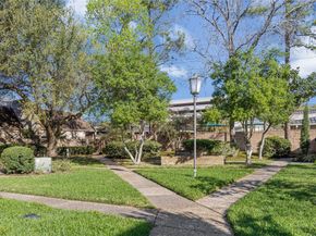 15600 Barkers Landing Road 14, Houston TX 77079