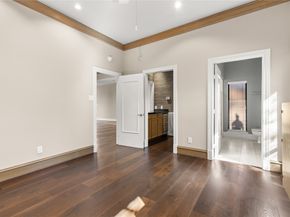 15600 Barkers Landing Road 14, Houston TX 77079