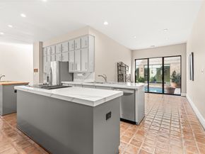 15600 Barkers Landing Road 14, Houston TX 77079