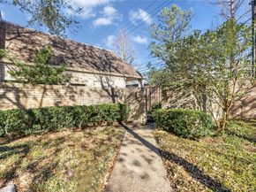 15600 Barkers Landing Road 14, Houston TX 77079