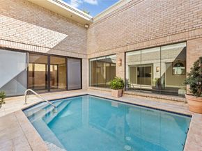 15600 Barkers Landing Road 14, Houston TX 77079