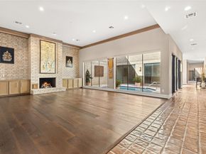 15600 Barkers Landing Road 14, Houston TX 77079