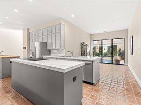 15600 Barkers Landing Road 14, Houston TX 77079
