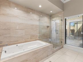 15600 Barkers Landing Road 14, Houston TX 77079