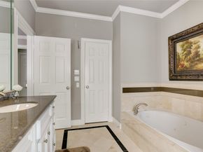 130 Oak Place Drive, Houston TX 77006