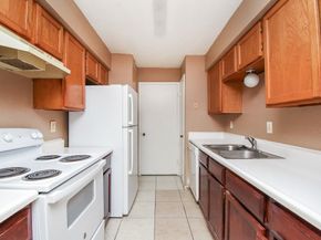 9700 Leawood Boulevard 1007, Houston TX 77099