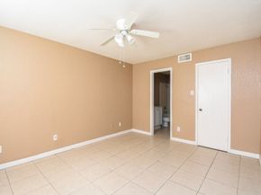 9700 Leawood Boulevard 1007, Houston TX 77099