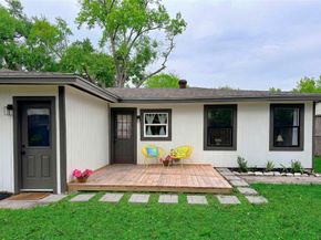 3221 Durhill Street, Houston TX 77025