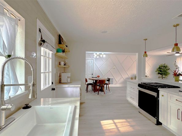 3221 Durhill Street, Houston TX 77025