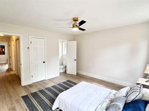 3221 Durhill Street, Houston TX 77025