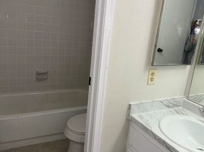 2120 El Paseo Street 3308, Houston TX 77054