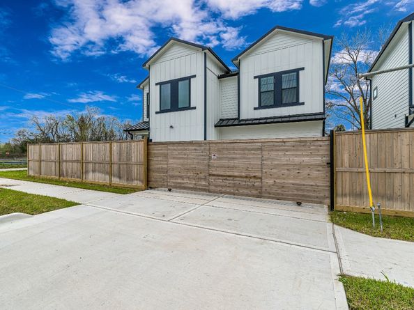 2720 Spence Road, Houston TX 77093