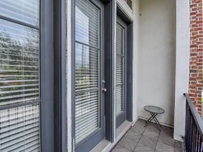 1027 Saint Charles Street, Houston TX 77003