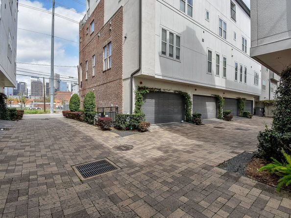 1027 Saint Charles Street, Houston TX 77003