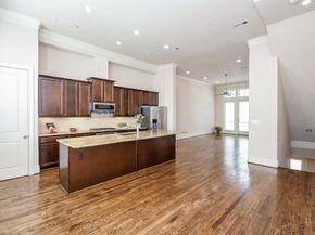 1027 Saint Charles Street, Houston TX 77003