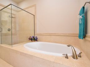 1027 Saint Charles Street, Houston TX 77003