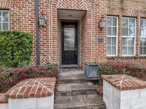 1027 Saint Charles Street, Houston TX 77003