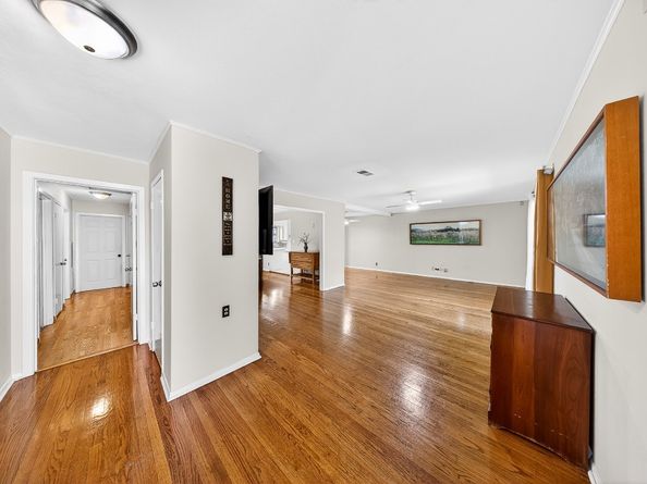 6015 De Moss Drive, Houston TX 77081