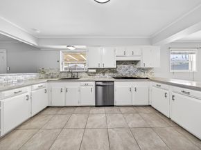 6015 De Moss Drive, Houston TX 77081