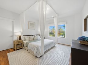 3 Farington Way, The Woodlands TX 77382