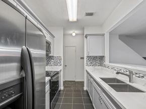 3124 Holly Hall Street 3124, Houston TX 77054