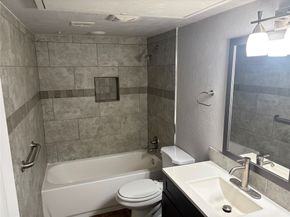 9707 Richmond Avenue 96, Houston TX 77042