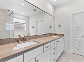 2808 Grand Fountains Drive D, Houston TX 77054