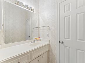 20 Stalynn Lane, Houston TX 77027