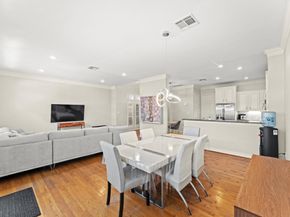 20 Stalynn Lane, Houston TX 77027