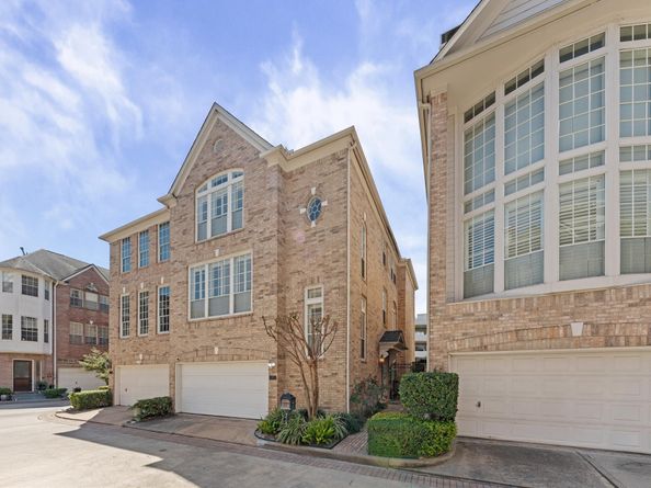 20 Stalynn Lane, Houston TX 77027