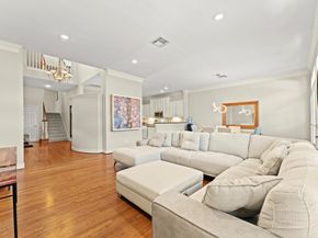 20 Stalynn Lane, Houston TX 77027