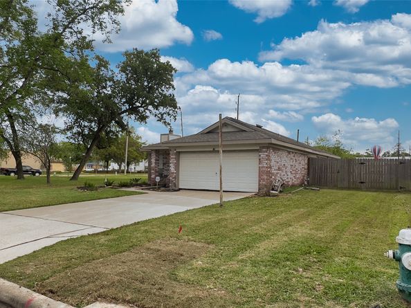 1918 Medway Drive, Spring TX 77386