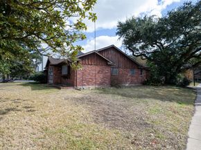 3647 Aberdeen Way, Houston TX 77025