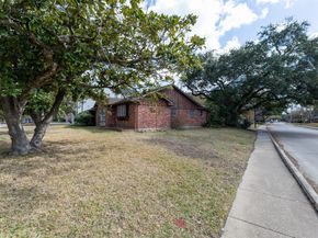 3647 Aberdeen Way, Houston TX 77025