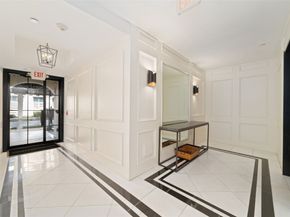 2221 Welch Street 201, Houston TX 77019