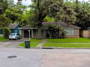 1838 Norcrest Drive, Houston TX 77055