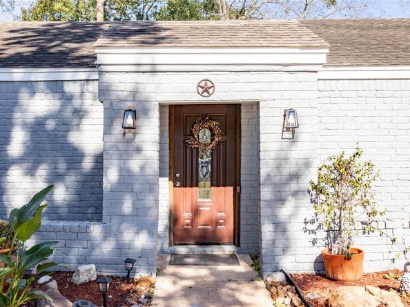 13802 Lynnwood Lane, Sugar Land TX 77498