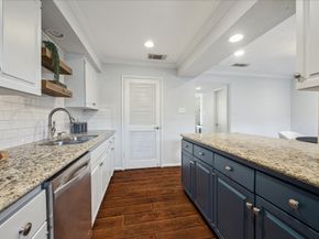 6462 Burgoyne Road, Houston TX 77057