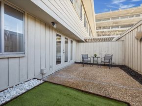 6462 Burgoyne Road, Houston TX 77057