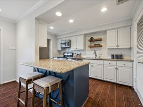 6462 Burgoyne Road, Houston TX 77057