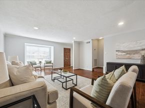 6462 Burgoyne Road, Houston TX 77057